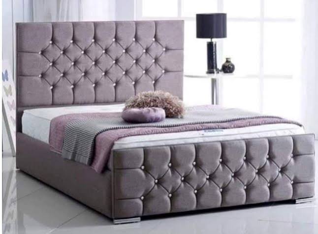 Florida Diamonds Bed – Modern Wooden Frame & Luxury